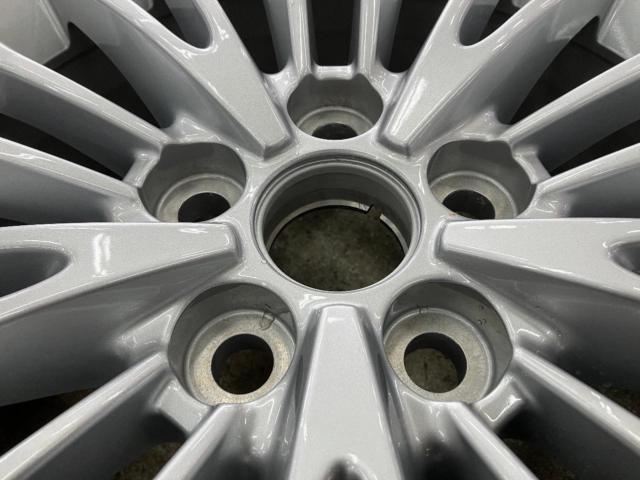 Toyota
Alphard / Vellfire
(40 series)
Original wheel
+
YOKOHAMA
ADVAN
V03