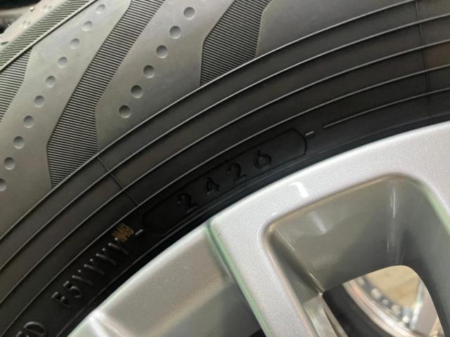 Toyota
Alphard / Vellfire
(40 series)
Original wheel
+
YOKOHAMA
ADVAN
V03