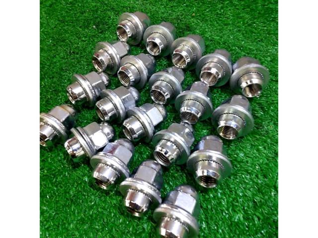Mitsubishi genuine
Flat-seat wheel nuts
M12 × P1.5
20-piece set