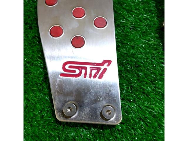 STI
Pedal pad set for Legacy/BP
BL system
AT car]