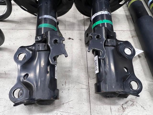 トヨタ純正サスキット【30系/アルファード/2WD/ガソリン車】