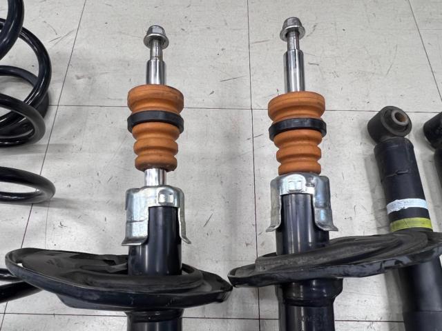 トヨタ純正サスキット【30系/アルファード/2WD/ガソリン車】