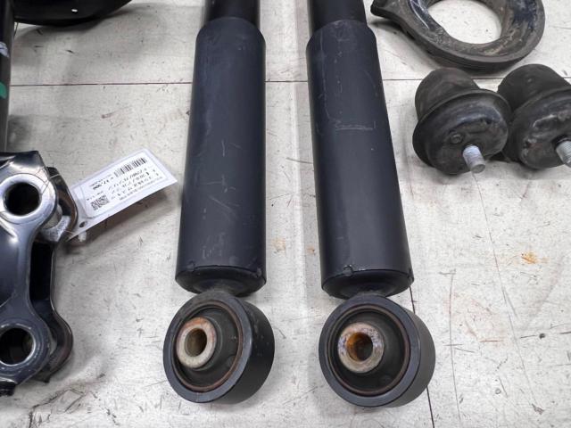 トヨタ純正サスキット【30系/アルファード/2WD/ガソリン車】