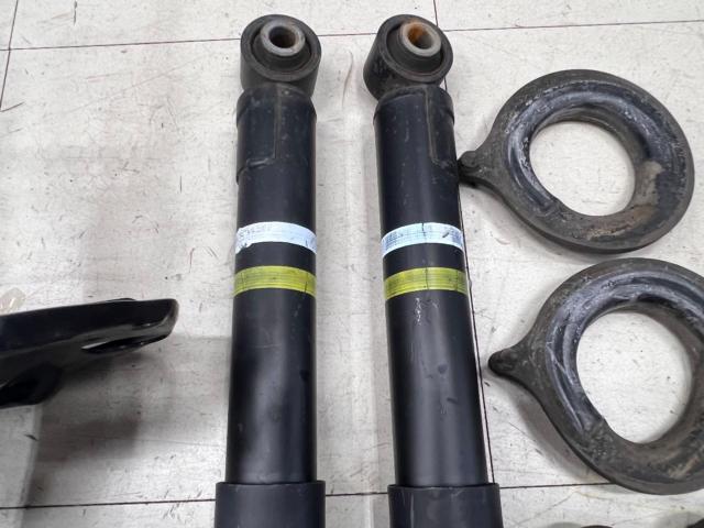 トヨタ純正サスキット【30系/アルファード/2WD/ガソリン車】
