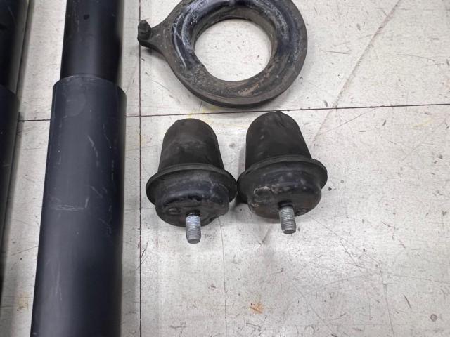 トヨタ純正サスキット【30系/アルファード/2WD/ガソリン車】