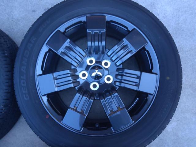 MITSUBISHI Delica D:5
Chamonix original wheels + YOKOHAMA
GEOLANDAR
SUV
G055