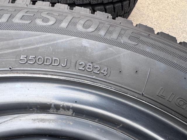 トヨタ ハイエース純正スチールホイール+BRIDGESTONE BLIZZAK VL10