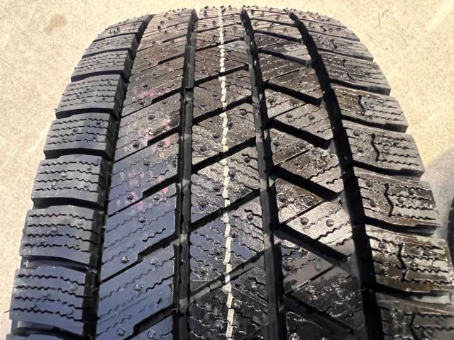 ☆新品国産特価スタッドレスタイヤ付き☆HONDA GBフリード 純正ホイール + BRIDGESTONE BLIZZAK VRX3