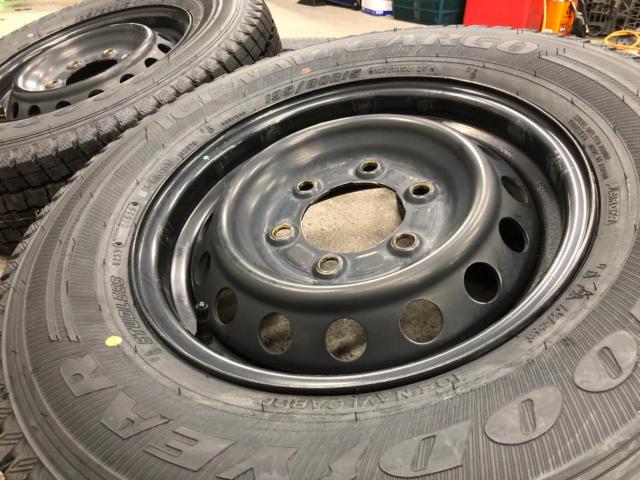 ☆新品国産スタッドレスタイヤ付き☆NISSAN 日産純正 キャラバン純正スチールホイール + GOODYEAR ICE NAVI CARGO
