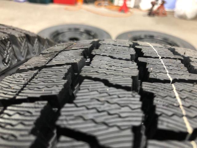 ☆新品国産スタッドレスタイヤ付き☆NISSAN 日産純正 キャラバン純正スチールホイール + GOODYEAR ICE NAVI CARGO