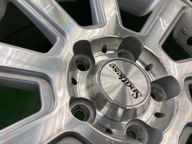 Spstlese
17 inches aluminum wheels
Four