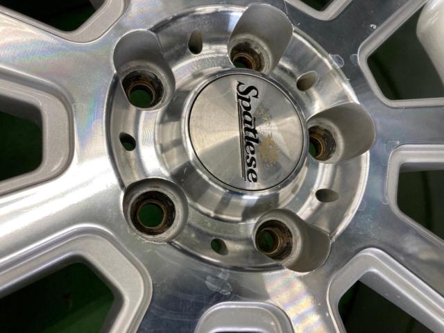 Spstlese
17 inches aluminum wheels
Four