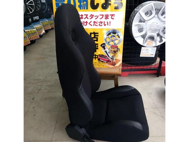 Colin project
Semi bucket seat
black
Right side FB01-SBTO-BR