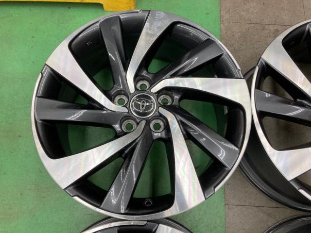 TOYOTA ハリアー/60系 2.0 ターボ プレミアム 4WD 後期純正ホイール