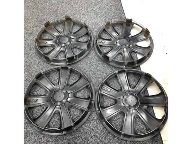 メーカー不明 15インチホイールキャップ 4枚セット