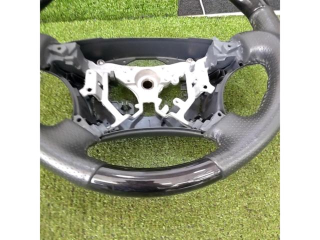 メーカー不明  ウッド×レザー コンビステアリング ガングリップタイプ ハイエース 200系 1/2型