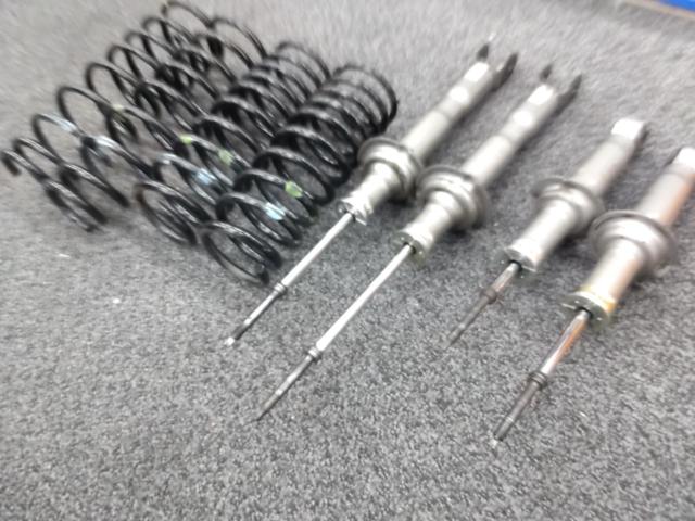 【スカイラインGT-R/BNR32】NISSAN 純正サスキット