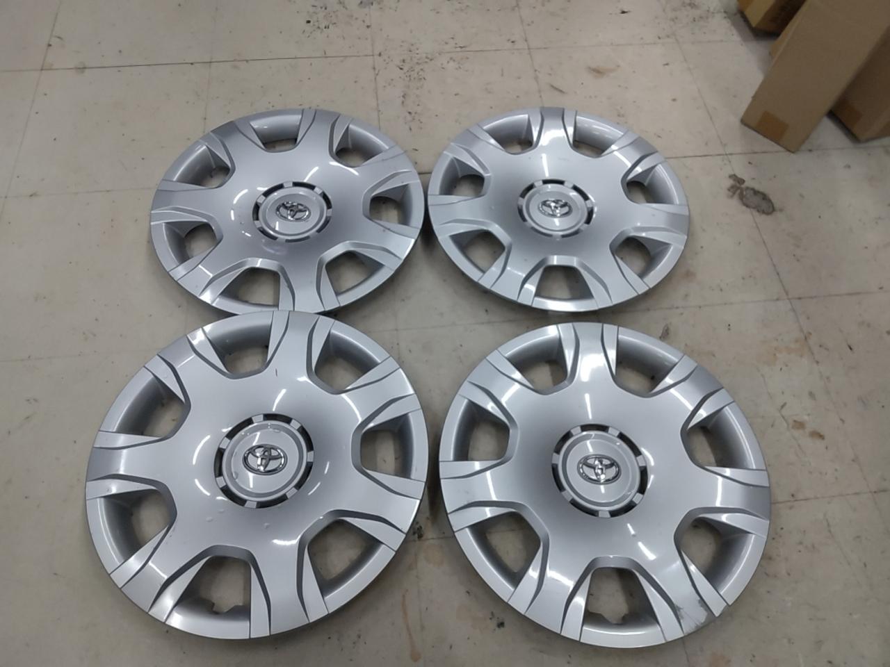TOYOTA
Hiace 200 original wheel cap