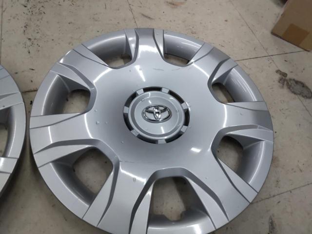 TOYOTA 200系ハイエース純正ホイールキャップ