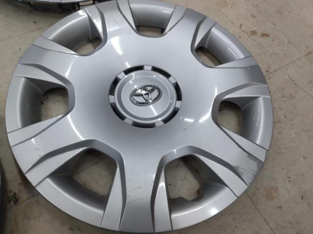 TOYOTA 200系ハイエース純正ホイールキャップ