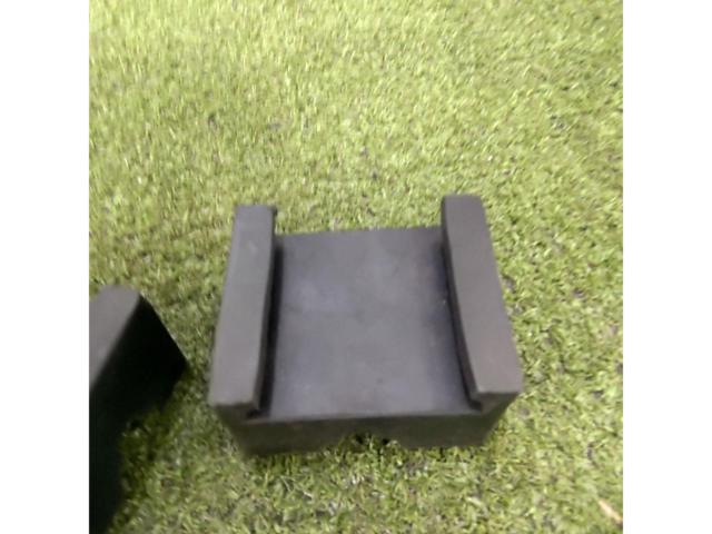2ASTRO
PRODUCTS
For rigid racks
Rubber cushion rubber
Two