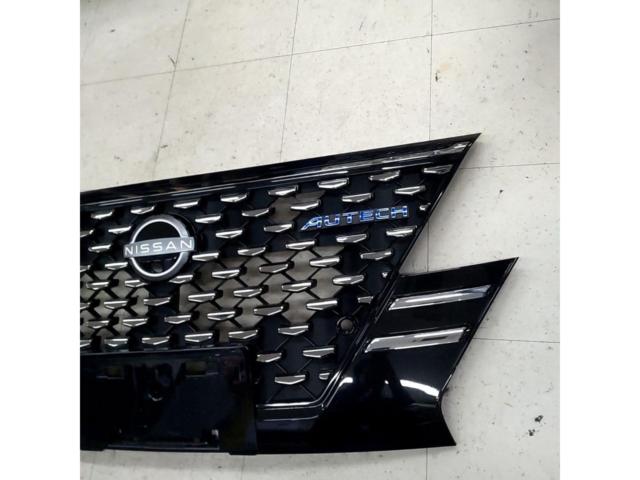 Nissan Serena/C28
AUTECH genuine front grill
