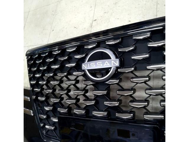 Nissan Serena/C28
AUTECH genuine front grill