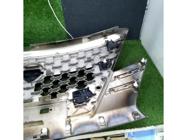 Nissan Serena/C28
AUTECH genuine front grill