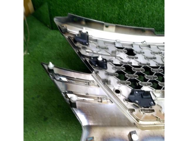 Nissan Serena/C28
AUTECH genuine front grill