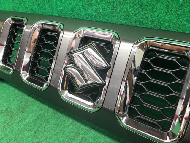 スズキ ジムニーノマド JC74 純正 フロントグリル 72111-8010