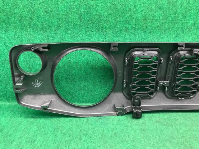 スズキ ジムニーノマド JC74 純正 フロントグリル 72111-8010