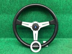 Authentic NARDI
CLASSIC (Classic)
Black Leather &amp; Silver spoke
365mm