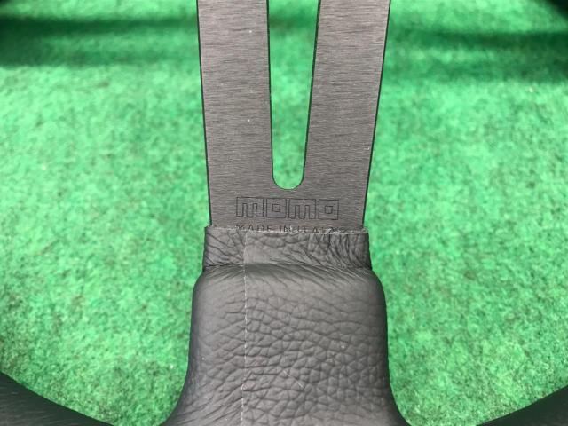 MOMO FULL SPEED/フルスピード BKレザー/BKスポーク BLACK TOP 328mm/90mm DEEP