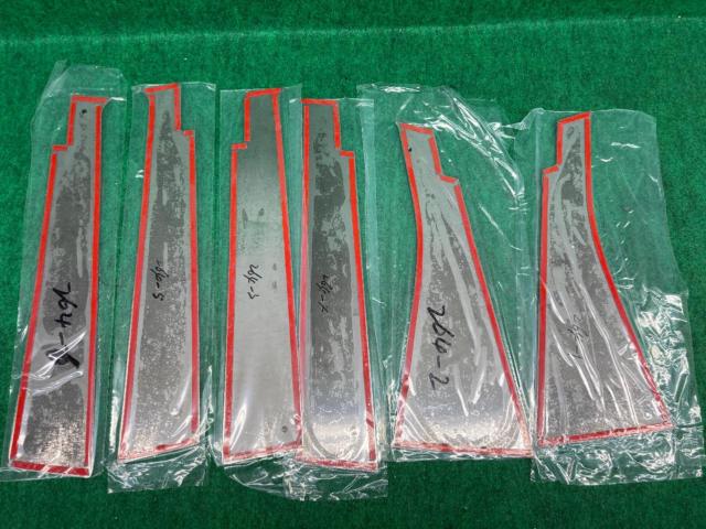 メーカー不明 E12ノート ピラーパネル ブラックメッキ Aピラーパネル左右欠品。