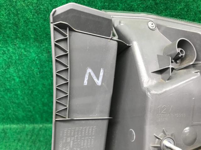 【左右セット】トヨタ プリウスα/ZVW40W 後期 純正 テールレンズ 寒冷地仕様 STANLEY 47-69 47-70