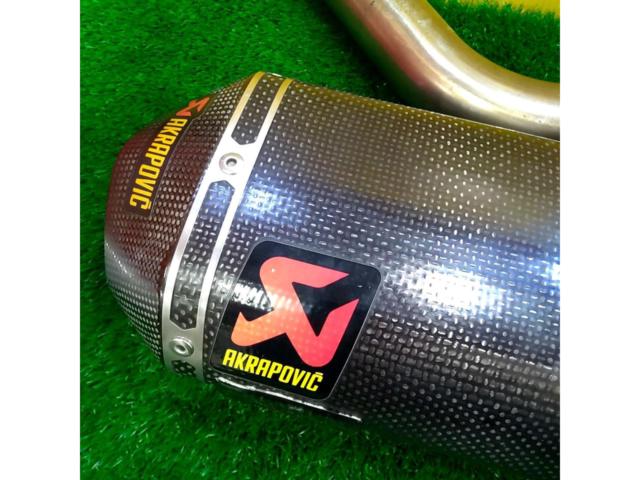 AKRAPOVIC
Slip-on muffler for CBR600RR/PC37