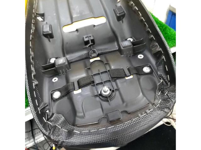 DUCATI 純正ディアベル純正OPツーリングシート