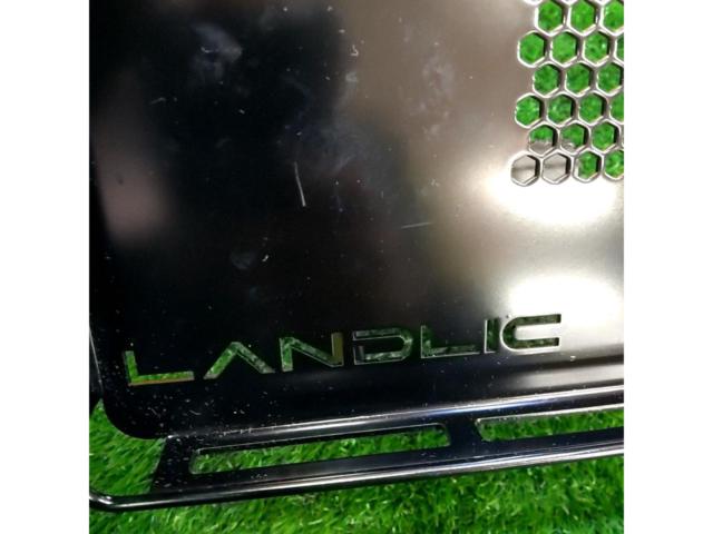 LANDLIC
Center table specifically designed for the late model 150 series Land Cruiser Prado.