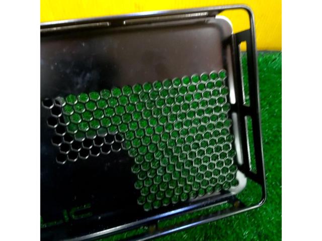 LANDLIC
Center table specifically designed for the late model 150 series Land Cruiser Prado.