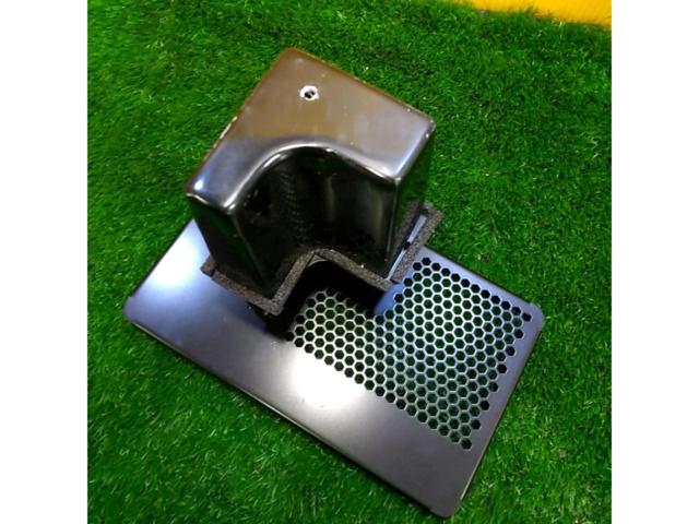 LANDLIC
Center table specifically designed for the late model 150 series Land Cruiser Prado.