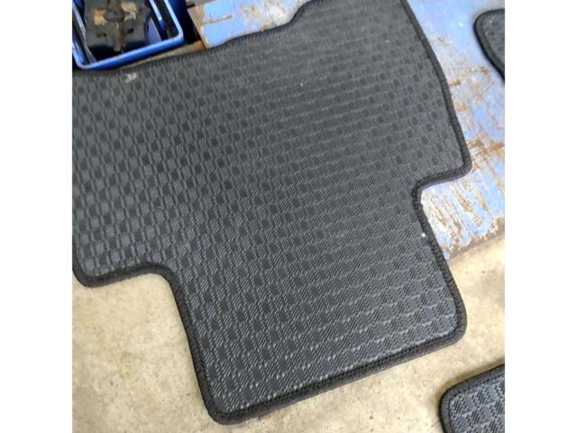 Unknown Manufacturer
Rubber floor mats for 150 Series Land Cruiser Prado (late model)