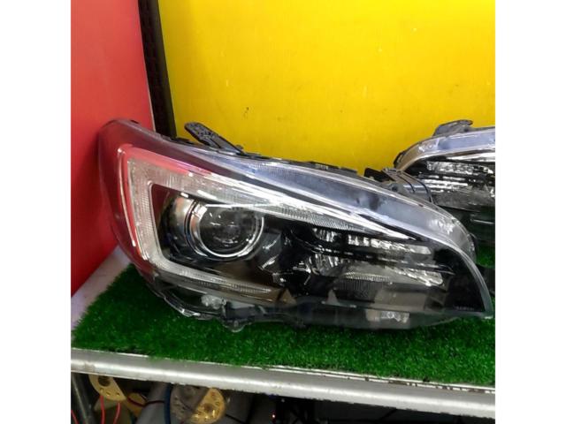 SUBARU WRX STi/VAB後期純正LEDヘッドライト【ICHIKOH 1941】※プロジェクター付近のインナー塗装劣化少々有