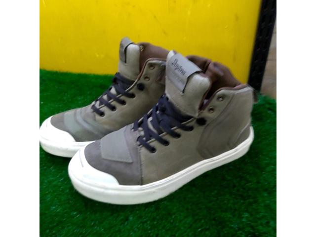 Size unknown... (approximately 26.5cm?) DAYTONA
DS-503
V-WP
Waterproof writing shoes