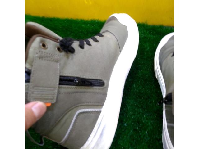Size unknown... (approximately 26.5cm?) DAYTONA
DS-503
V-WP
Waterproof writing shoes