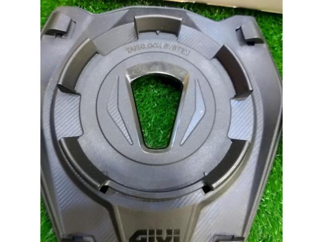 GIVI SEATLOCK S430 シートロックフランジ