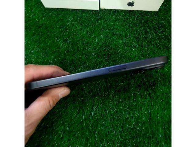 Apple iPhone 15 128GB MTML3J/A ブラック 国内版SIMフリー