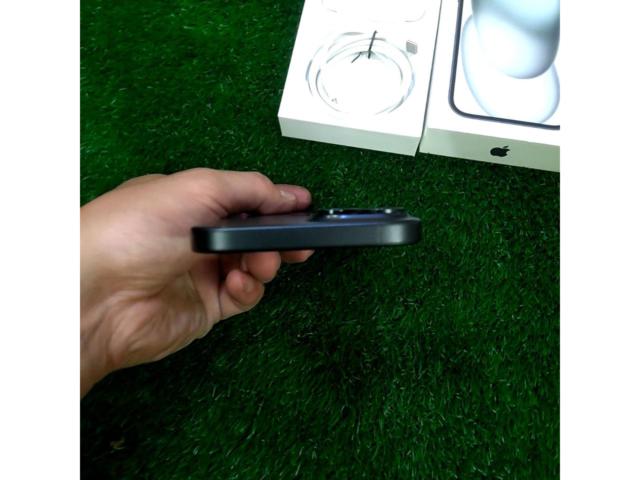Apple iPhone 15 128GB MTML3J/A ブラック 国内版SIMフリー