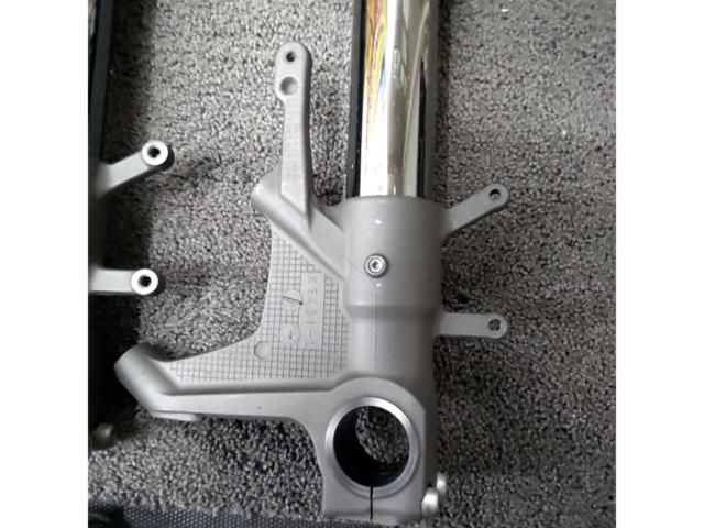 SUZUKI純正 ハヤブサ/EJ11A純正 フロントフォーク