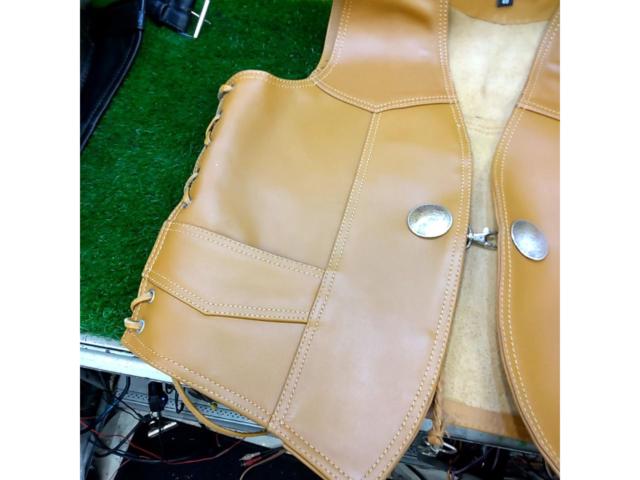 【サイズ:40】MOTOBLUEZ HEAVY オイルレザーベスト