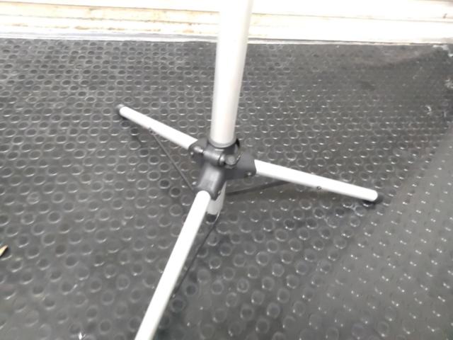 メーカー不明 バイクスタンド 3脚タイプ シルバー